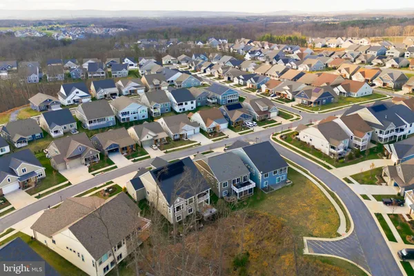 $879,900 | 121 Milkweed Drive, White Post, VA 22663