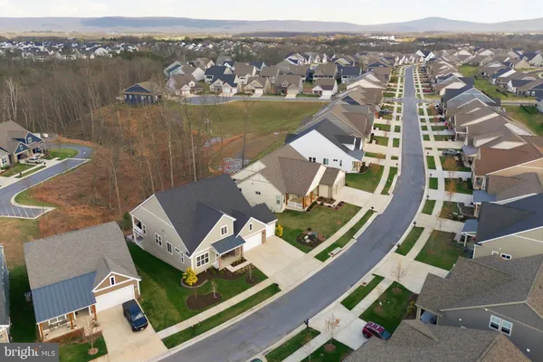 $879,900 | 121 Milkweed Drive, White Post, VA 22663