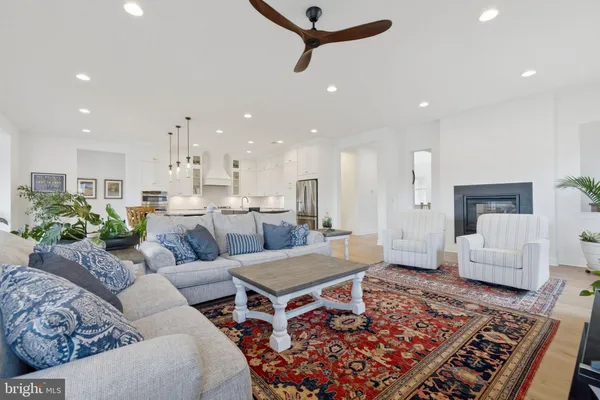 $879,900 | 121 Milkweed Drive, White Post, VA 22663