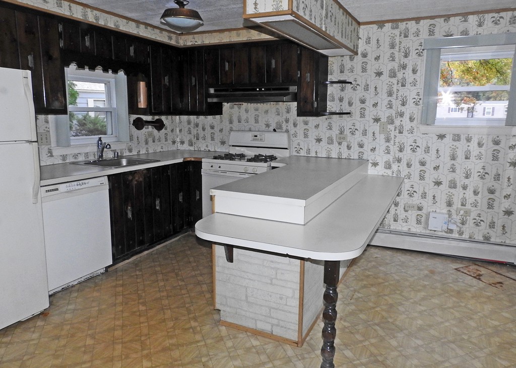 68 Treasure Boat Way Wareham, MA 02576 - Photo 2 of 9 Gallery Image 2