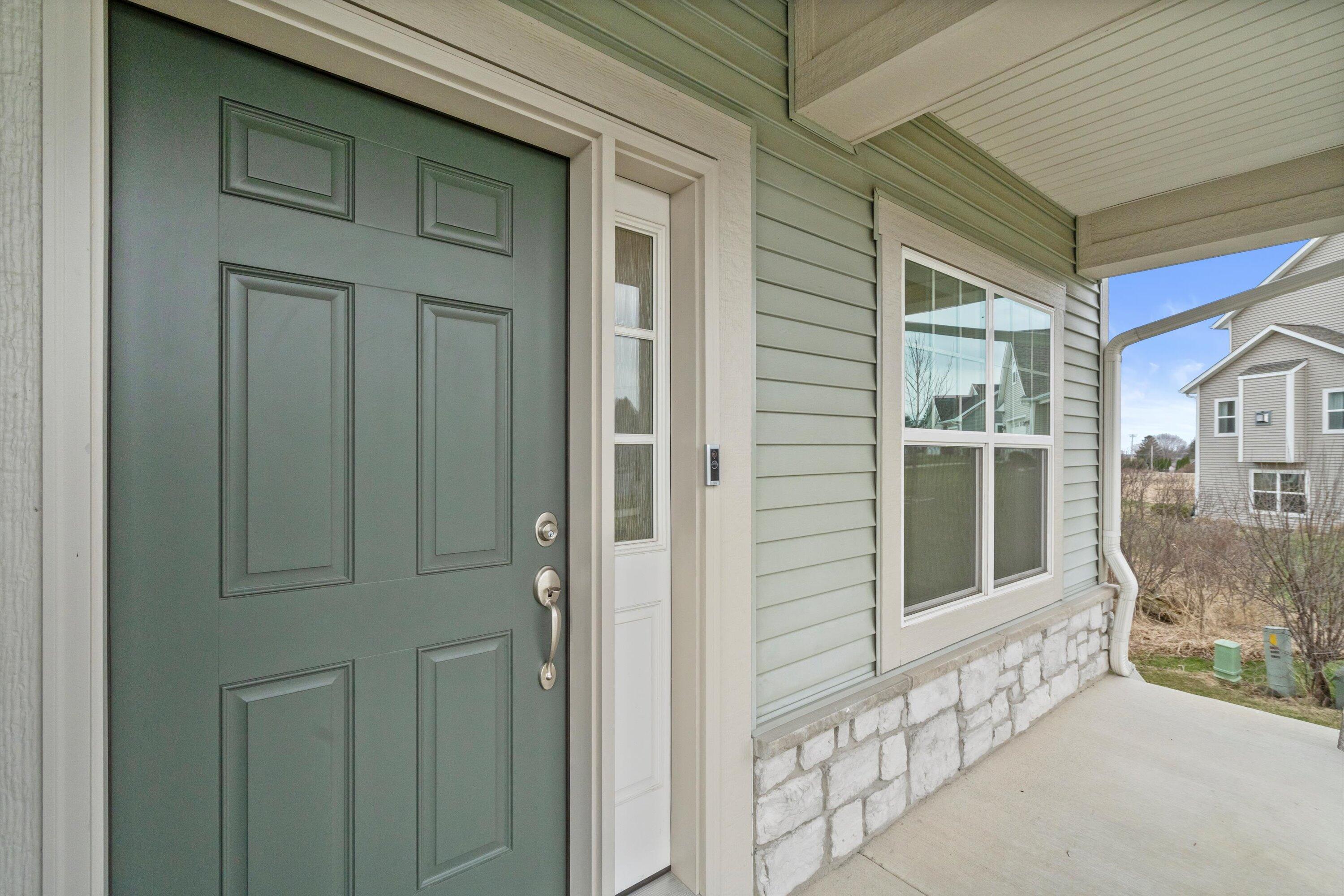 1316 Orchard View Lane Mukwonago, WI 53149 - Photo 7 of 52 Entryway