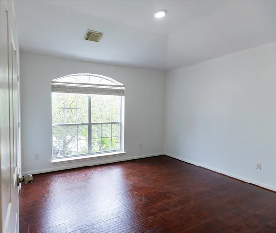 $2,550 | 8218 Rushing Stream Court, Tomball, TX 77375