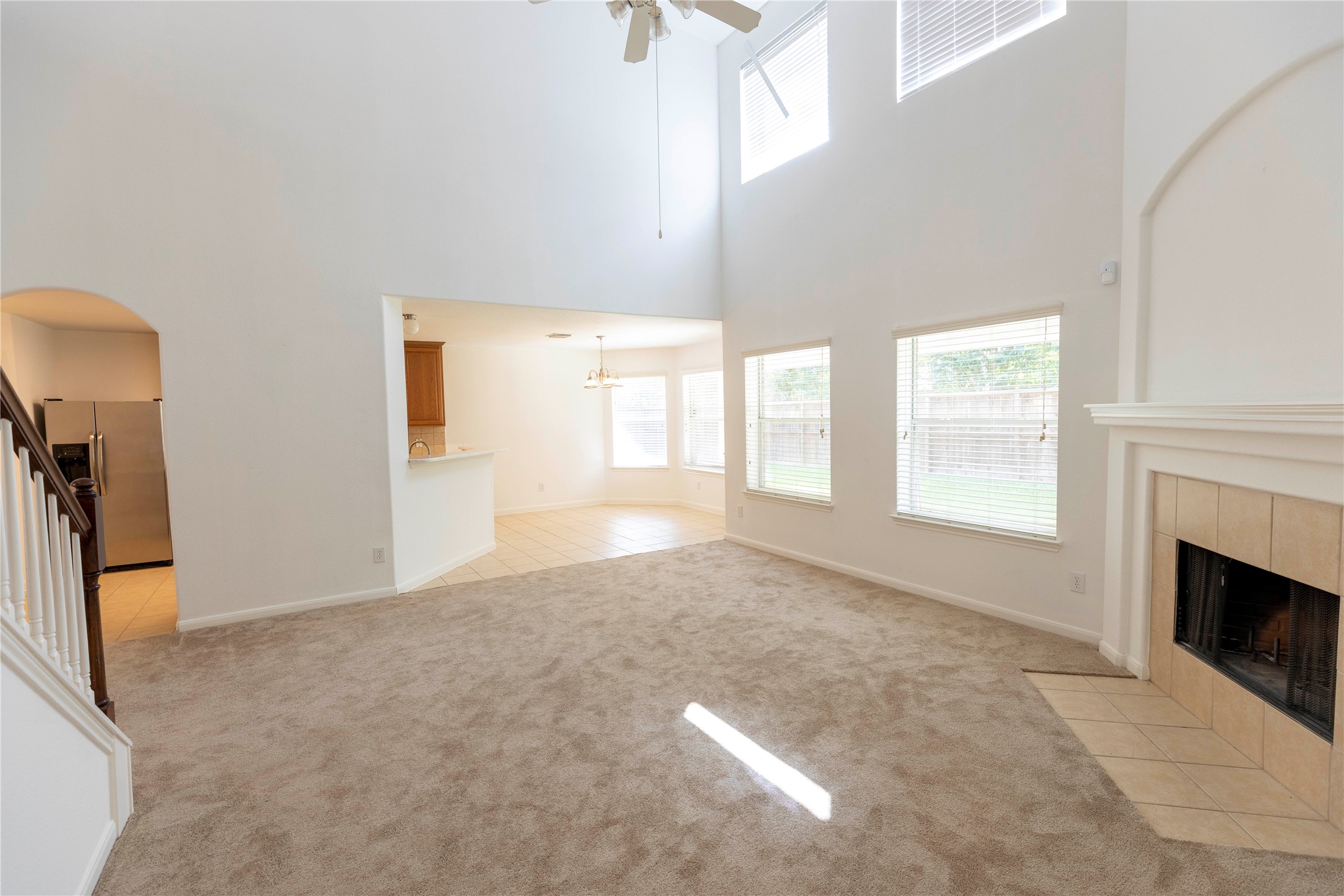 8218 Rushing Stream Court Tomball, TX 77375 - Photo 6 of 16 Living