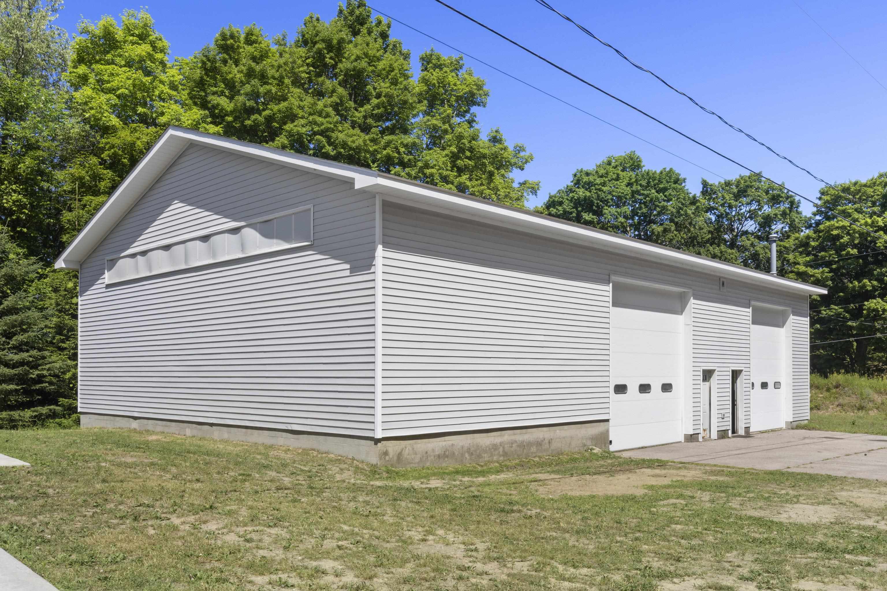 336 Bridge Street Frankfort, MI 49635 - Photo 4 of 53