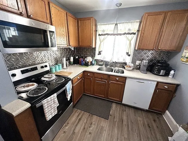 $339,900 | 20 Mt Carmel Avenue, Chicopee, MA 01013