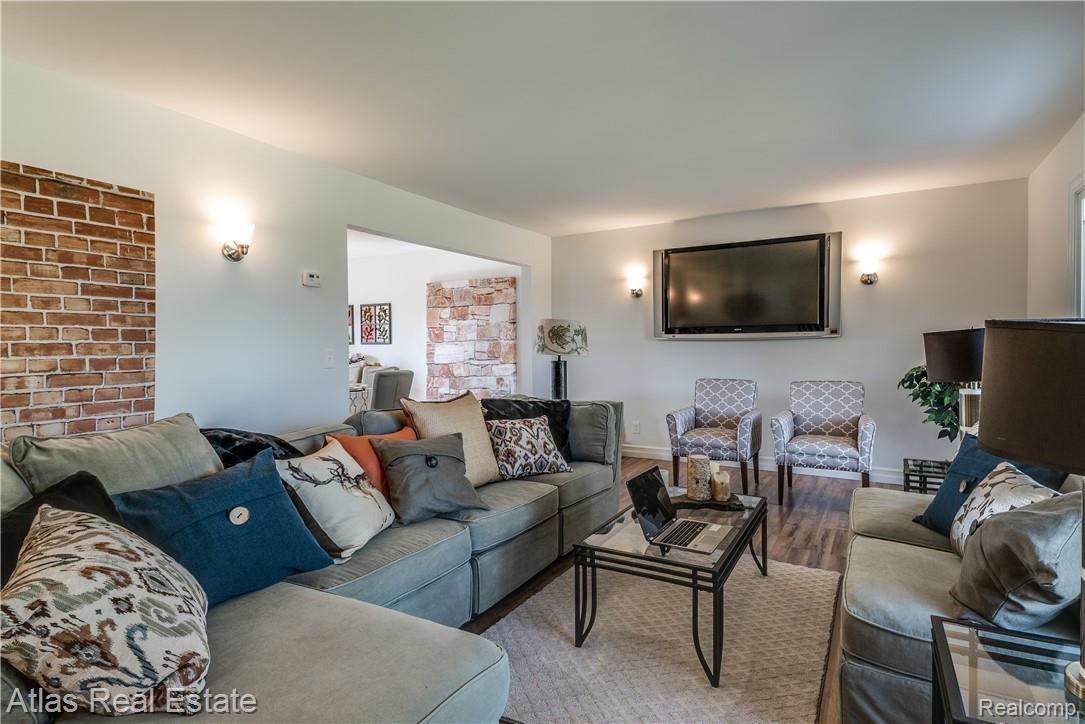 11022 Hegel Road Goodrich, MI 48438 - Photo 27 of 78 Interiors (2 of 55).jpg
