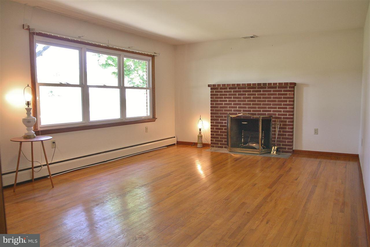 230 Salt Road Enola, PA 17025 - Photo 4 of 25 Gallery Image 4