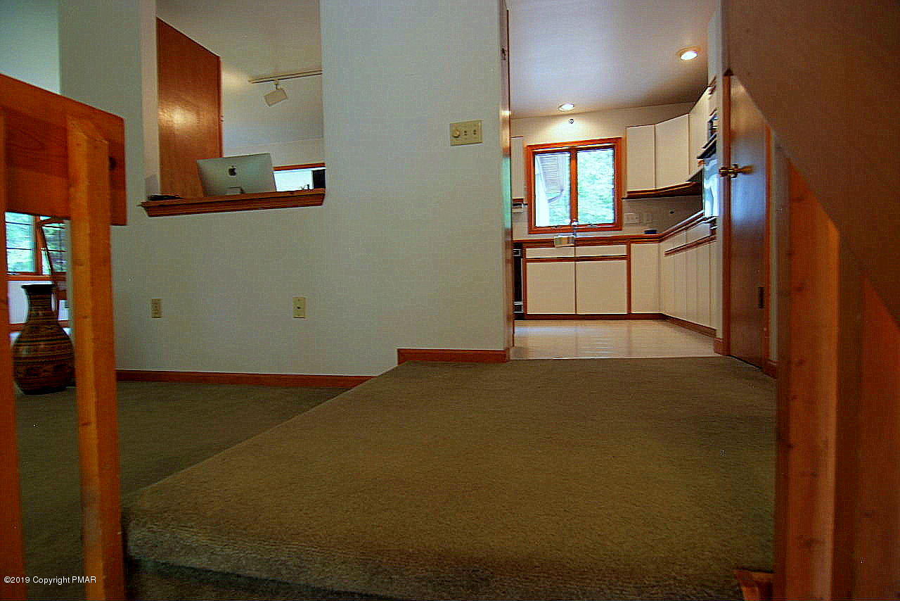 422 Neyhart Road Stroudsburg, PA 18360 - Photo 12 of 81 11