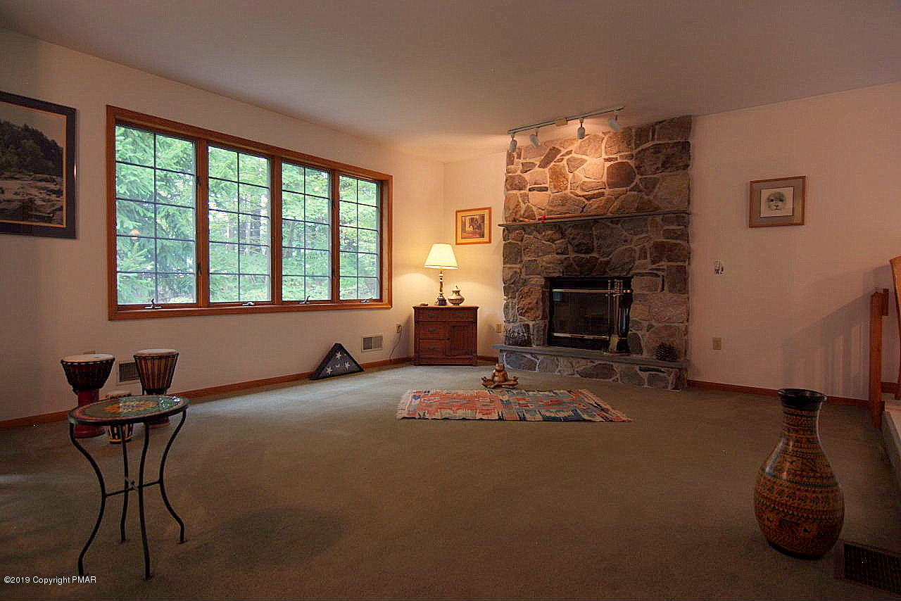 422 Neyhart Road Stroudsburg, PA 18360 - Photo 13 of 81 12