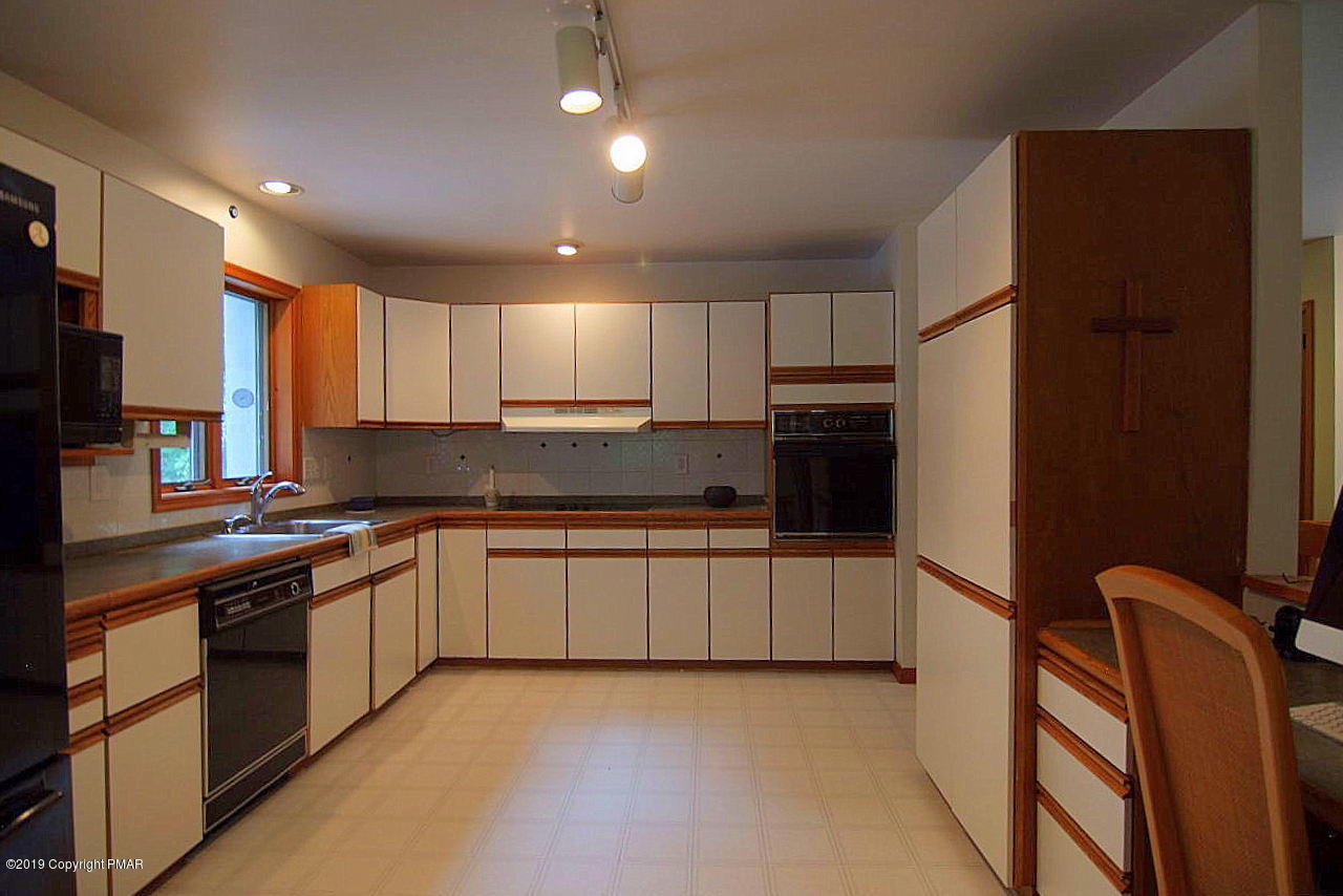 422 Neyhart Road Stroudsburg, PA 18360 - Photo 18 of 81 17
