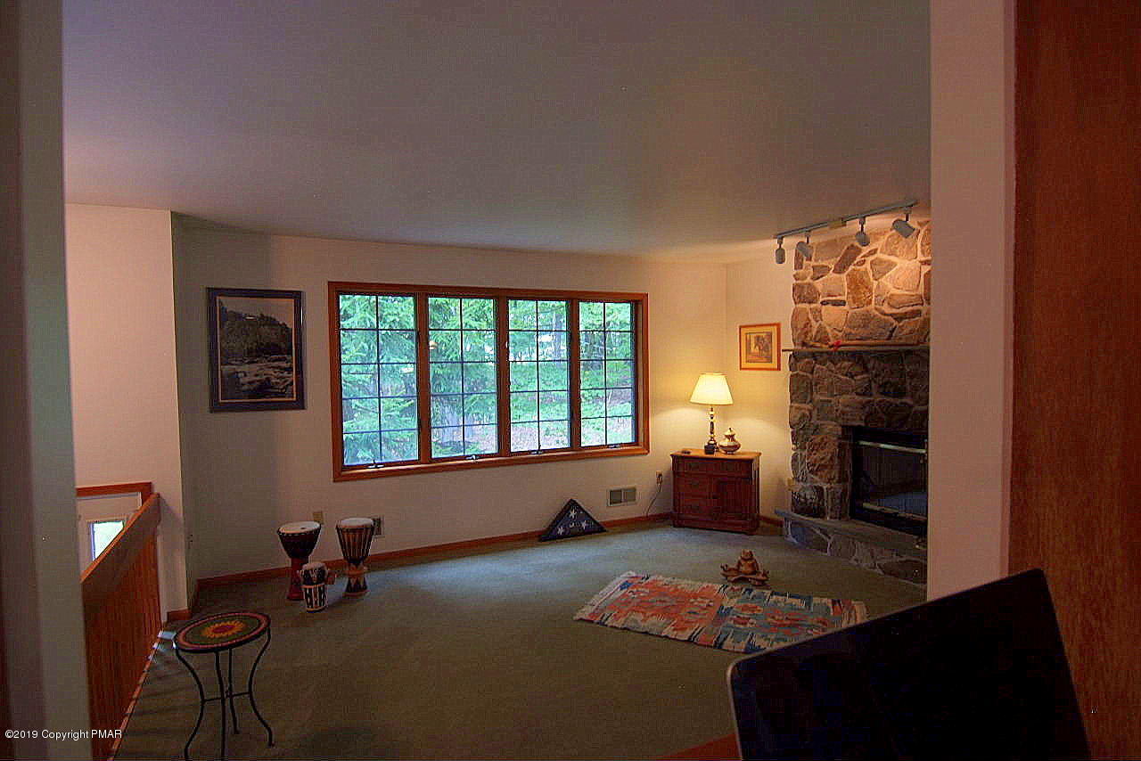 422 Neyhart Road Stroudsburg, PA 18360 - Photo 20 of 81 19