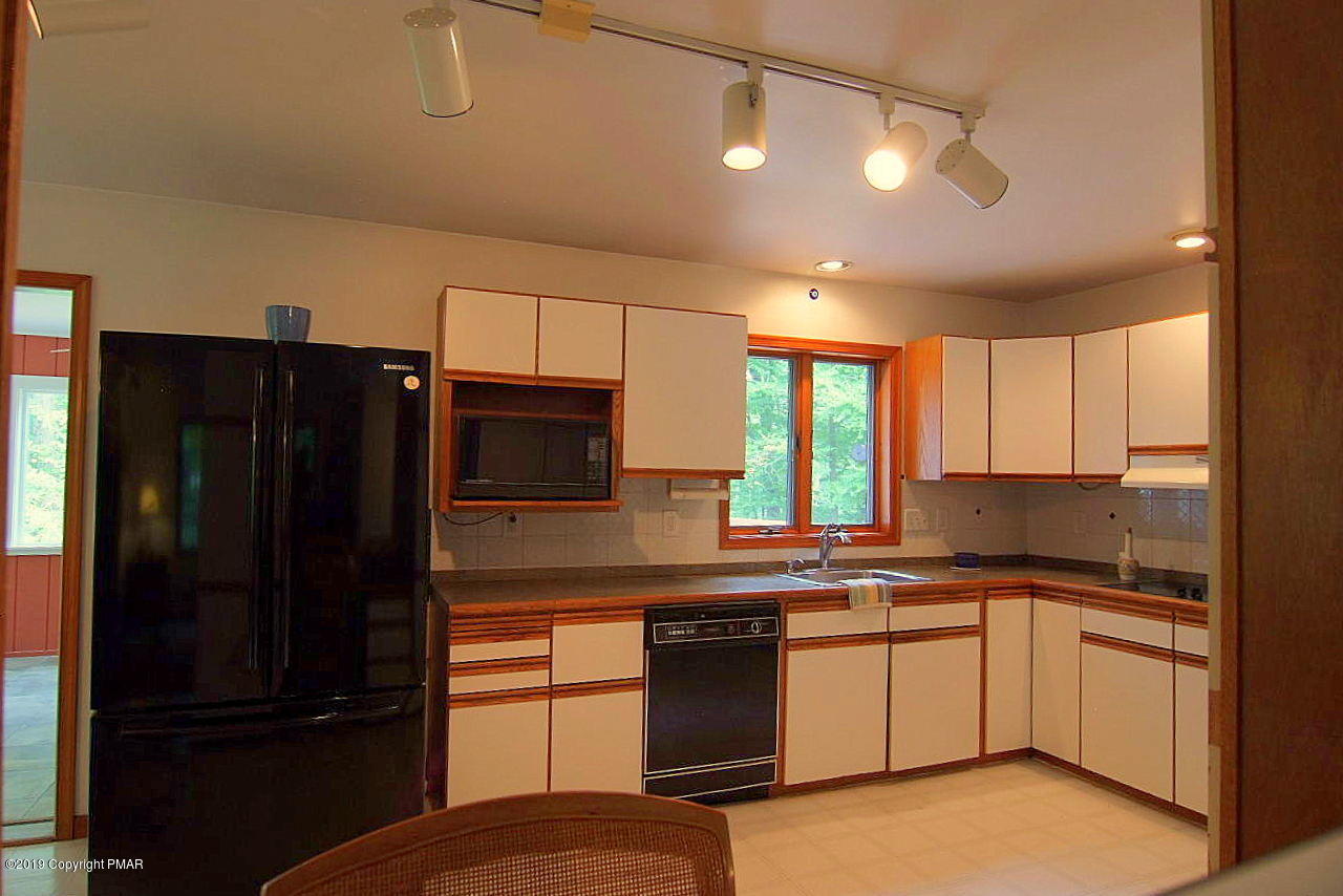 422 Neyhart Road Stroudsburg, PA 18360 - Photo 26 of 81 25
