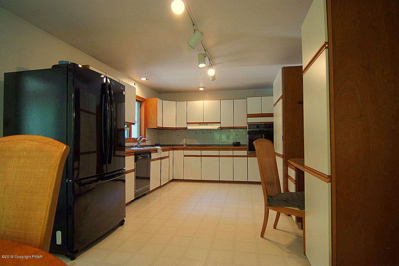 422 Neyhart Road Stroudsburg, PA 18360 - Photo 27 of 81 26