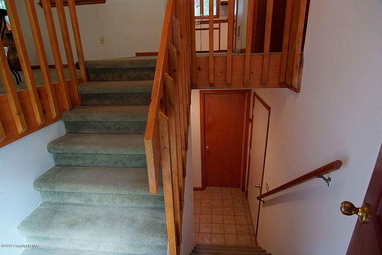 422 Neyhart Road Stroudsburg, PA 18360 - Photo 10 of 81 9