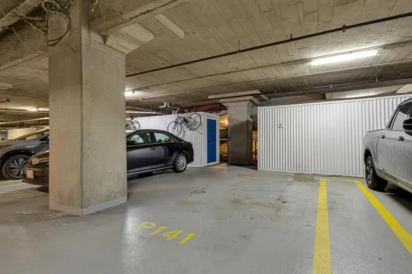 $3,650 | 106 West Seeboth Street, Unit 407, Milwaukee, WI 53204