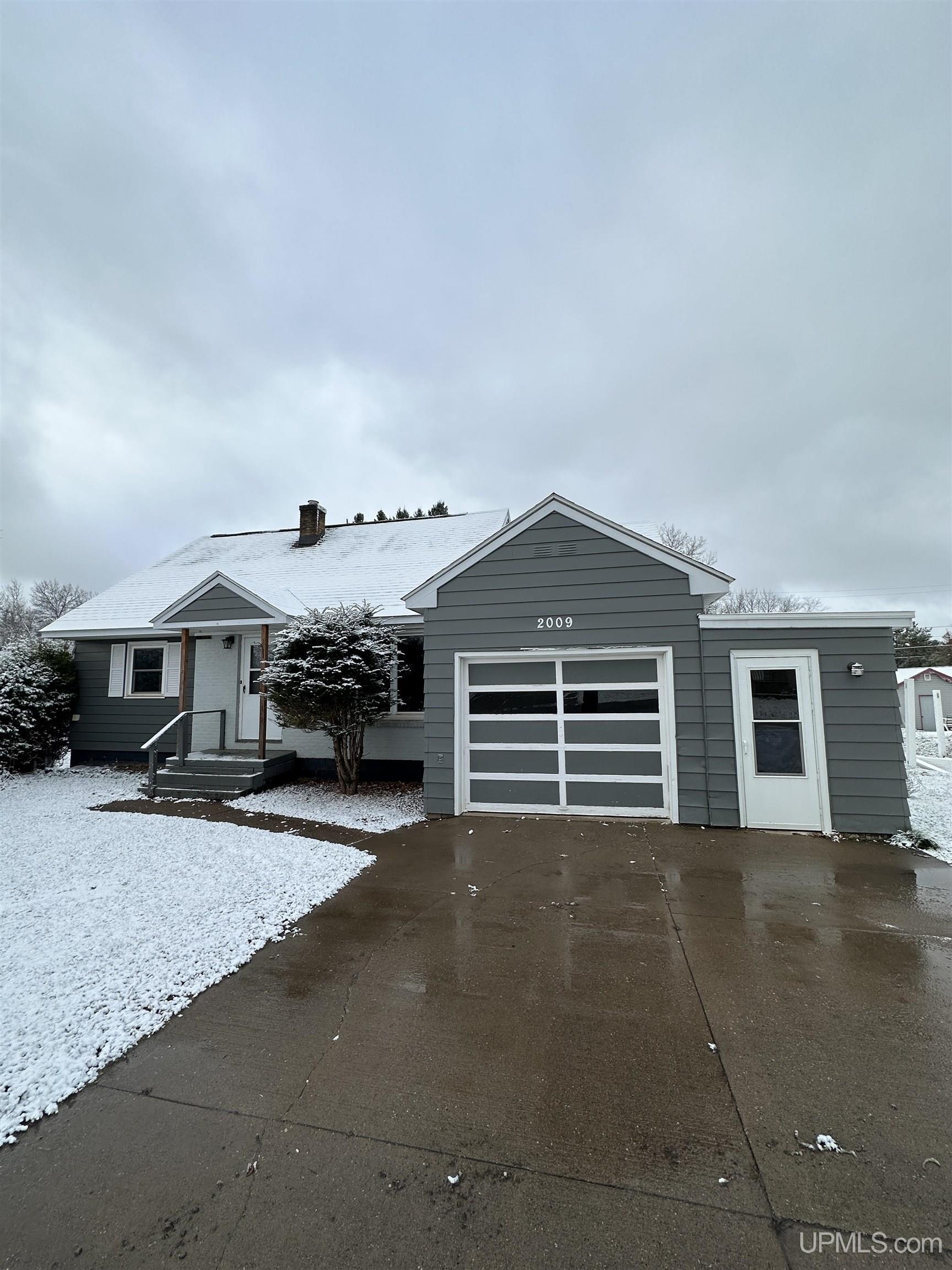 2009 Jackson Street Ishpeming, MI 49849 - Photo 1 of 6 Gallery Image 1