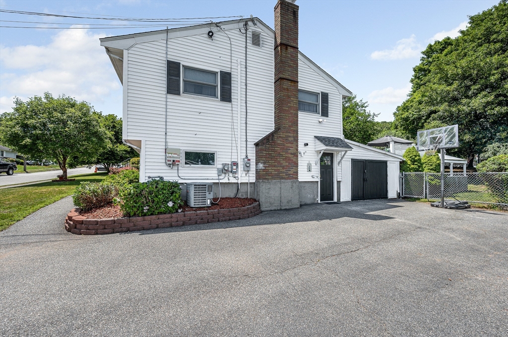 6 Surrey Road Woburn, MA 01801 - Photo 26 of 34