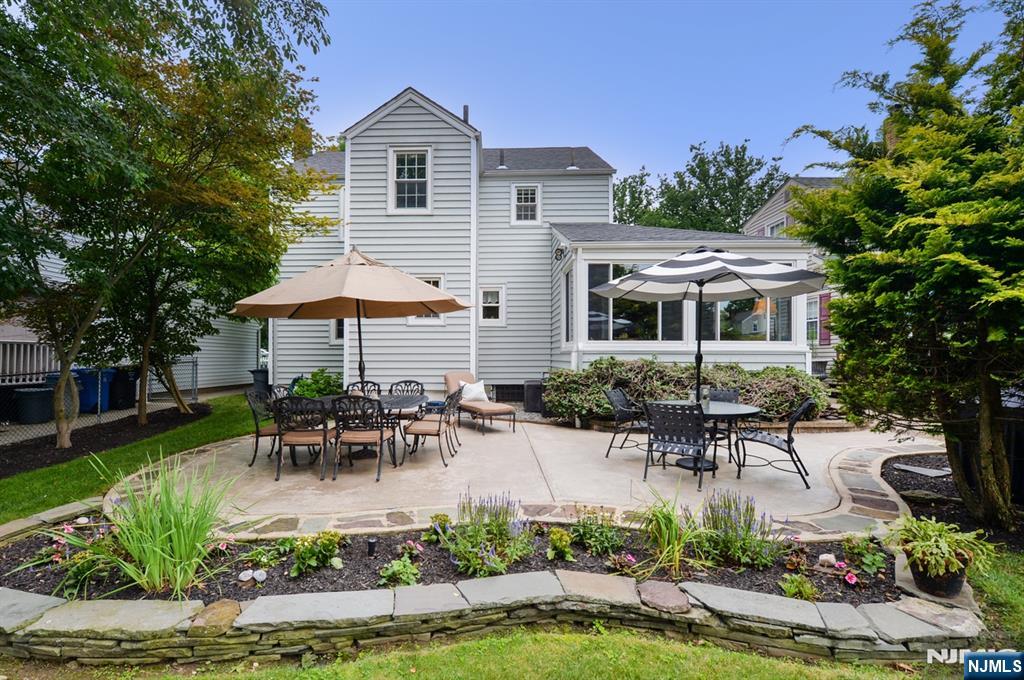 418 Burlington Road Paramus, NJ 07652 - Photo 17 of 30
