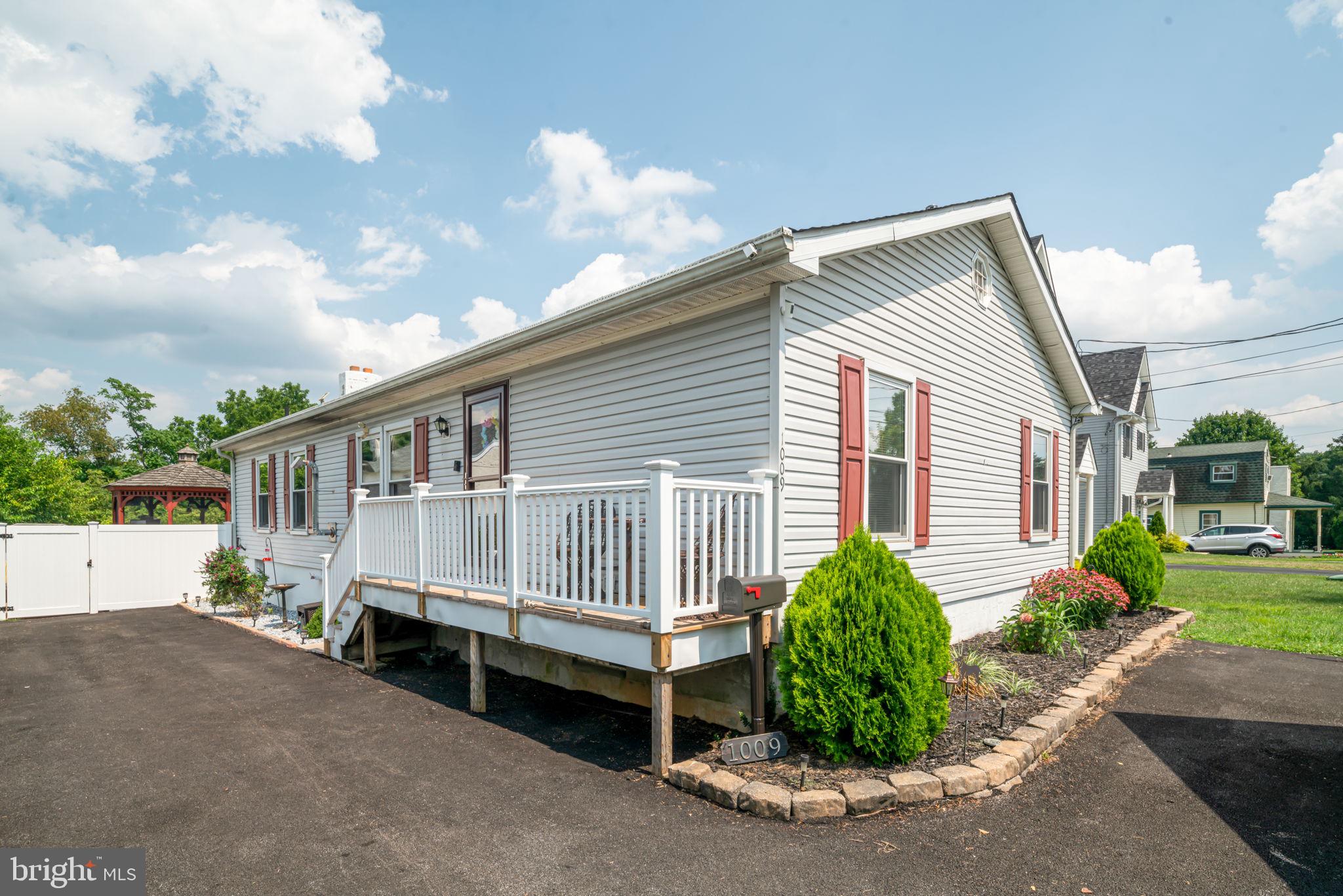 1009 Crystle Road Aston, PA 19014 - Photo 1 of 37