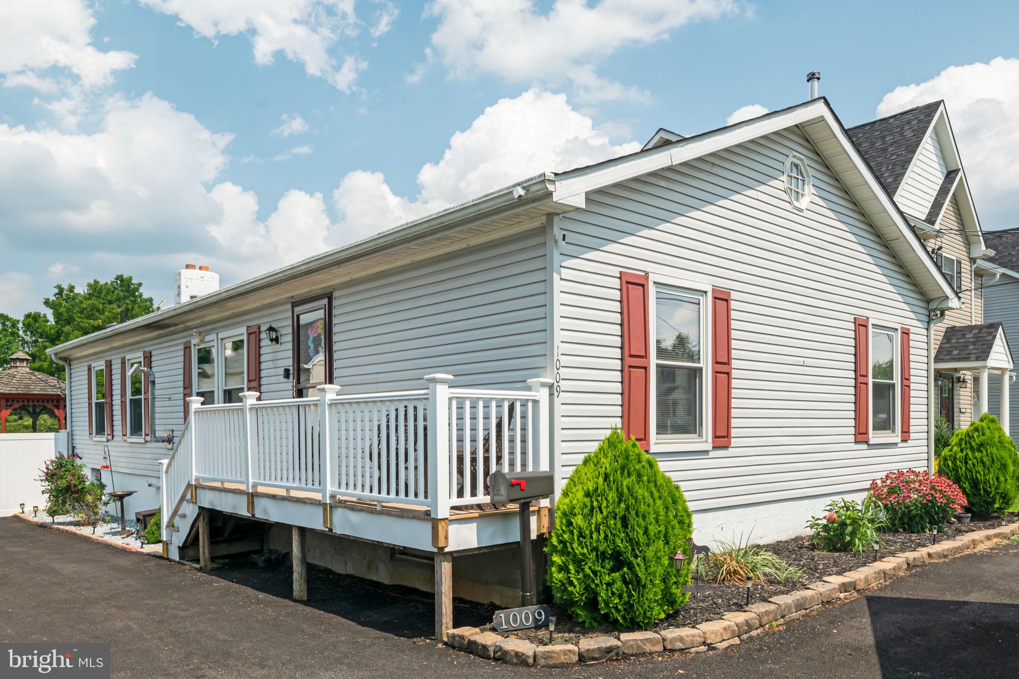 1009 Crystle Road Aston, PA 19014 - Photo 2 of 37