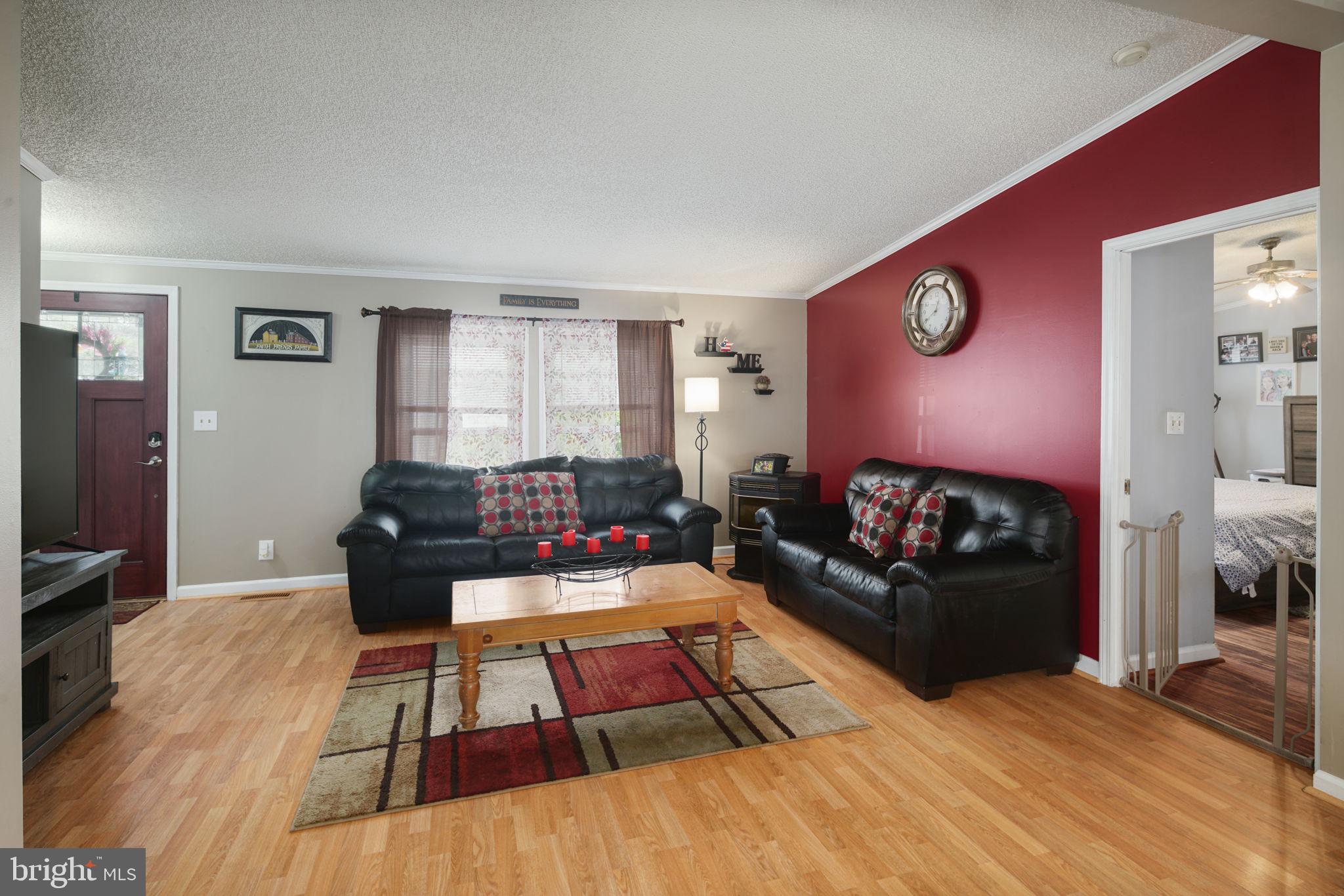 1009 Crystle Road Aston, PA 19014 - Photo 5 of 37