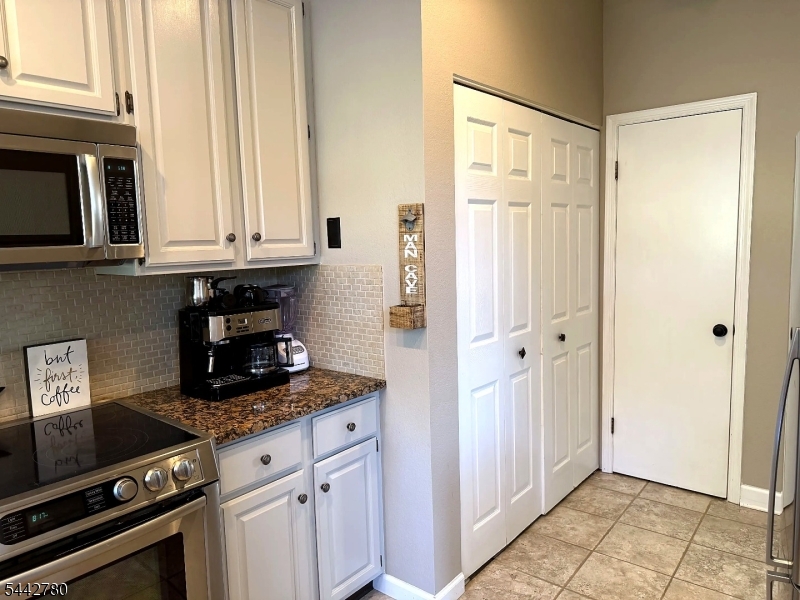 34 High Pond Lane Bedminster, NJ 07921 - Photo 7 of 26