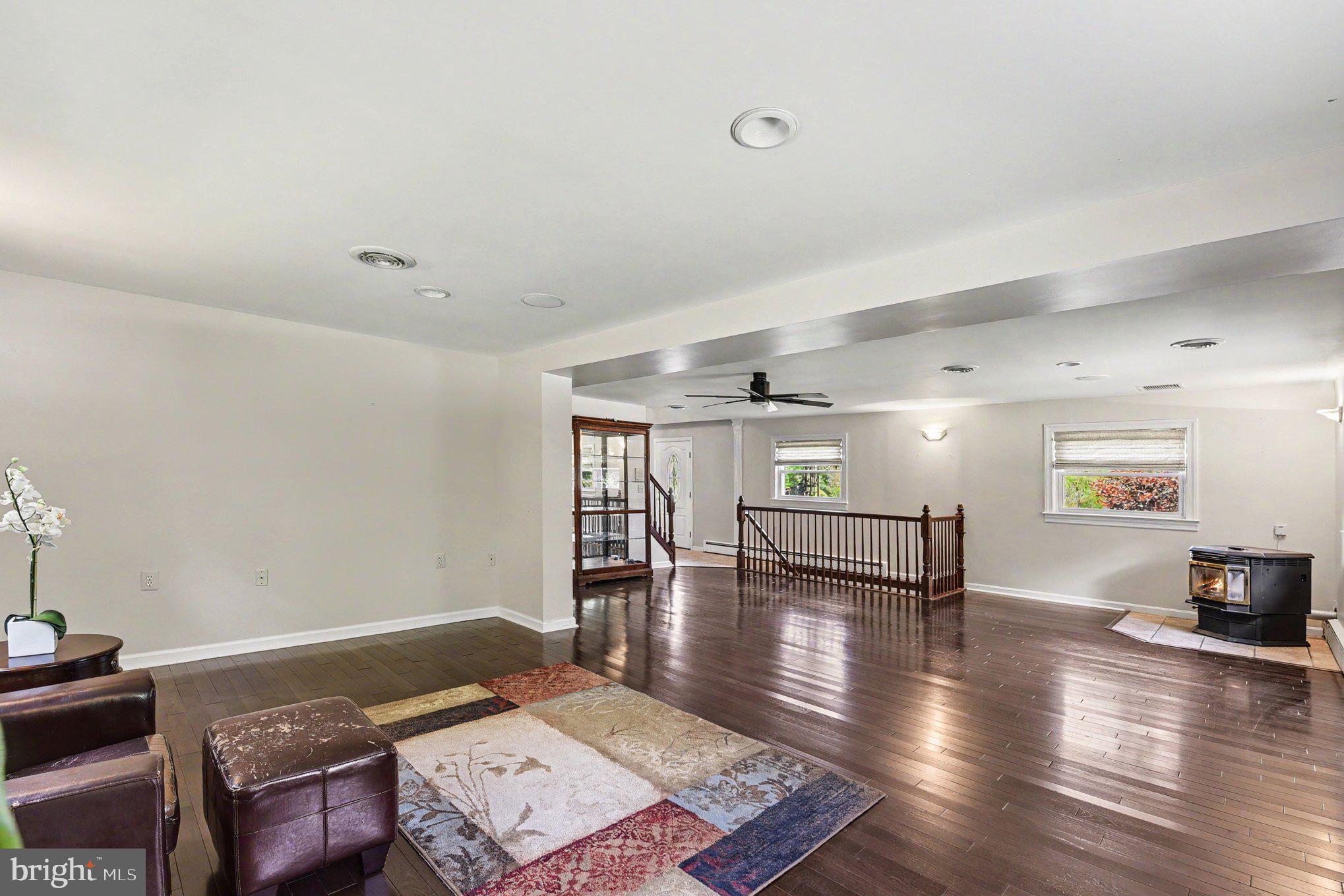 2919 Nelson Lane Fallston, MD 21047 - Photo 6 of 67 Large living room