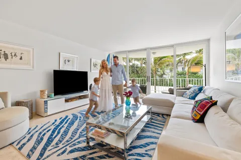 $999,000 | 2295 South Ocean Boulevard, Unit 302, Palm Beach, FL 33480