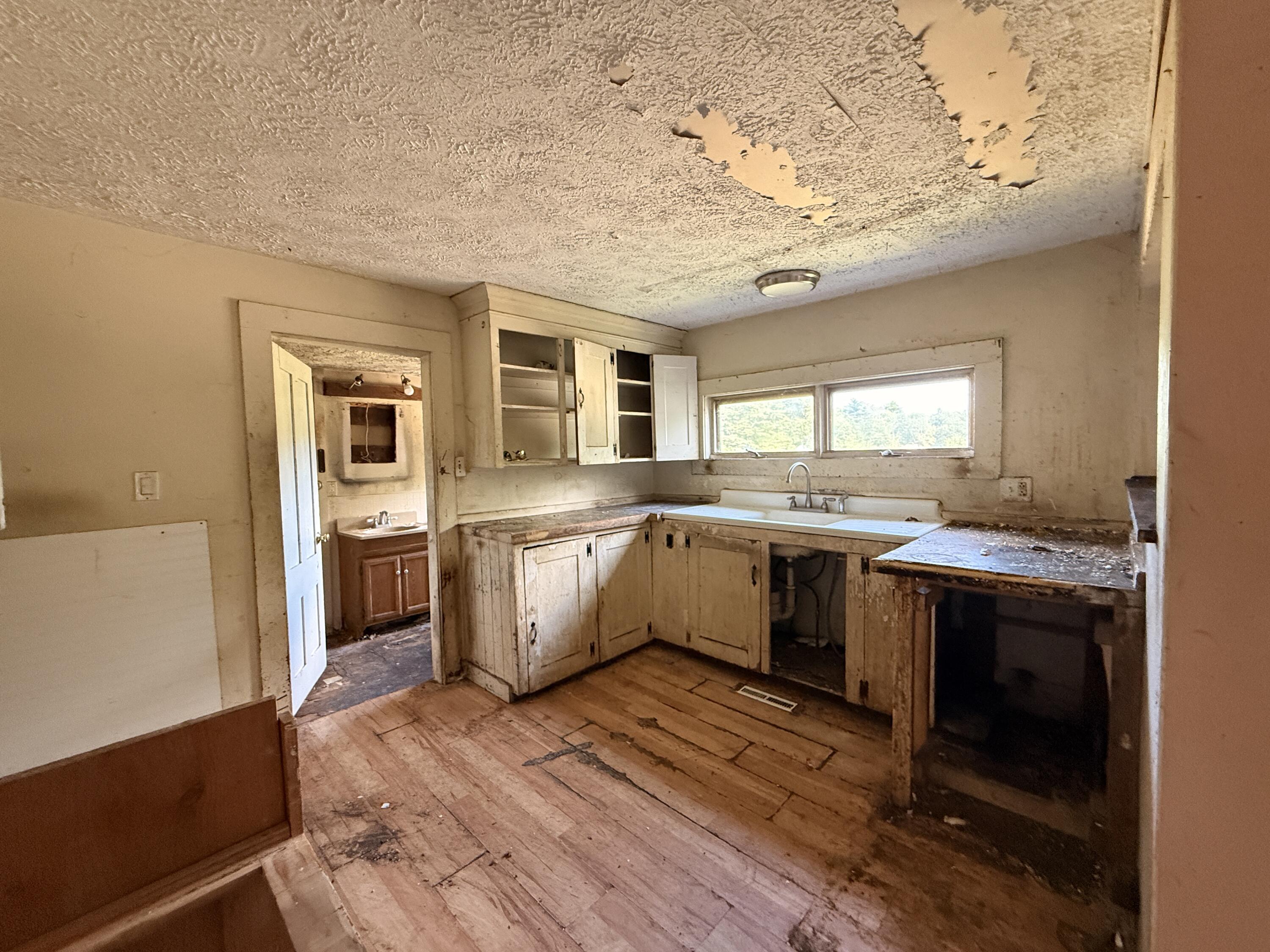 660 Durham Road Brunswick, ME 04011 - Photo 3 of 36 Kitchen