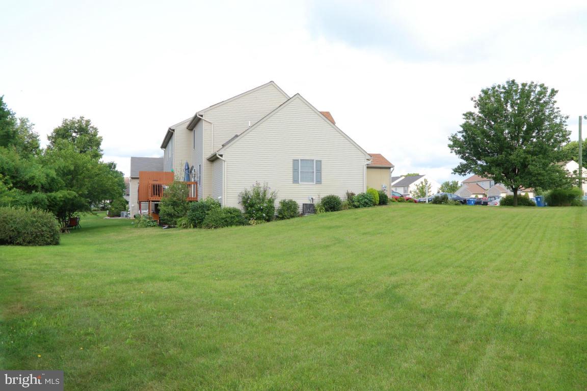 134 Moorland Court Lititz, PA 17543 - Photo 5 of 25 Gallery Image 5