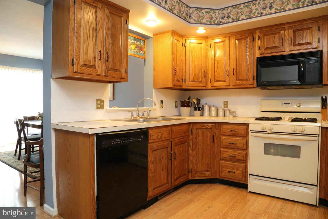 134 Moorland Court Lititz, PA 17543 - Photo 8 of 25 Gallery Image 8