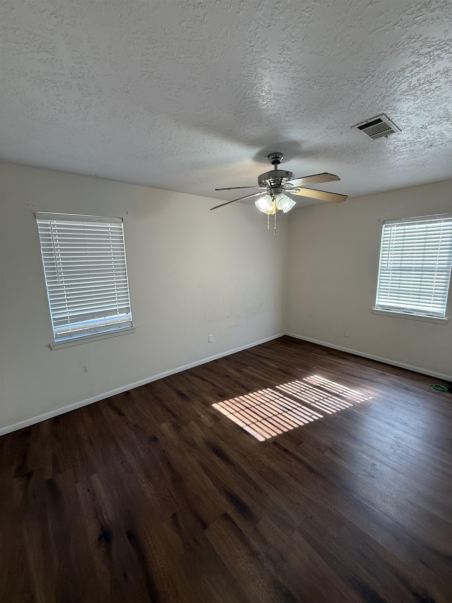 625 South 3rd Street Silsbee, TX 77656 - Photo 9 of 16