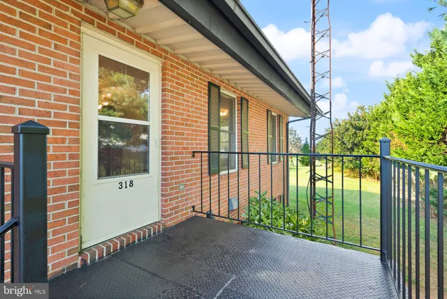 $2,200 | 318 Evergreen Mills Road, Leesburg, VA 20175