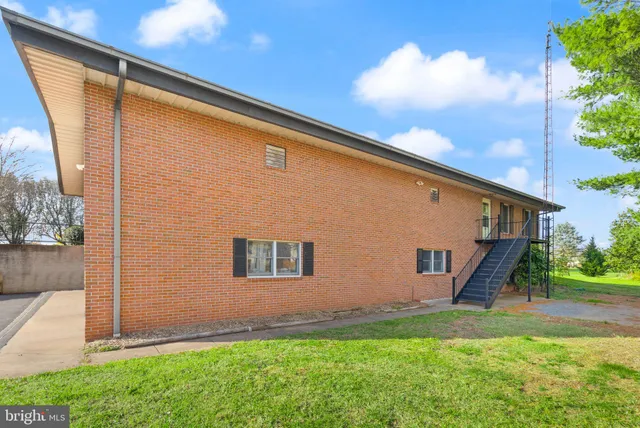 $2,200 | 318 Evergreen Mills Road, Leesburg, VA 20175