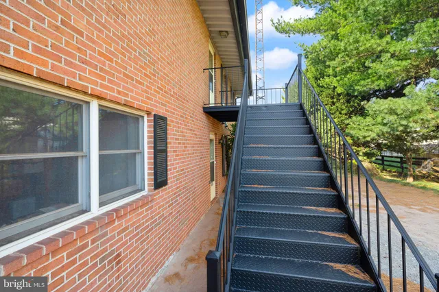 $2,200 | 318 Evergreen Mills Road, Leesburg, VA 20175