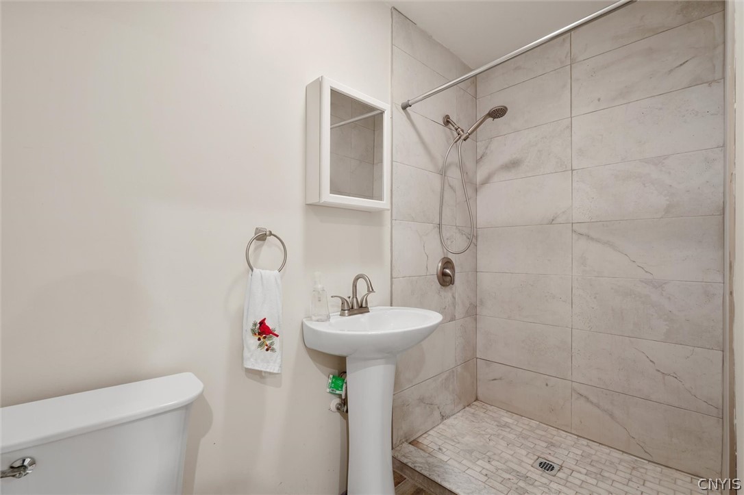 1246 County Rte 9 Volney, NY 13069 - Photo 18 of 37 First floor bath