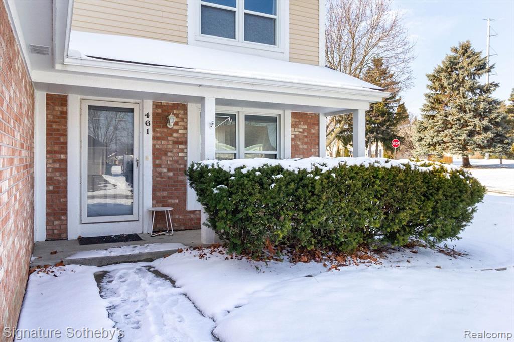 461 Farmridge Court Rochester Hills, MI 48307 - Photo 2 of 29