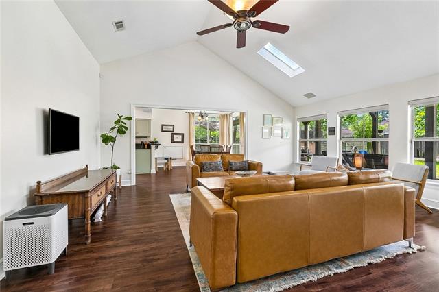 892 Cross Gates Boulevard Slidell, LA 70461 - Photo 4 of 28