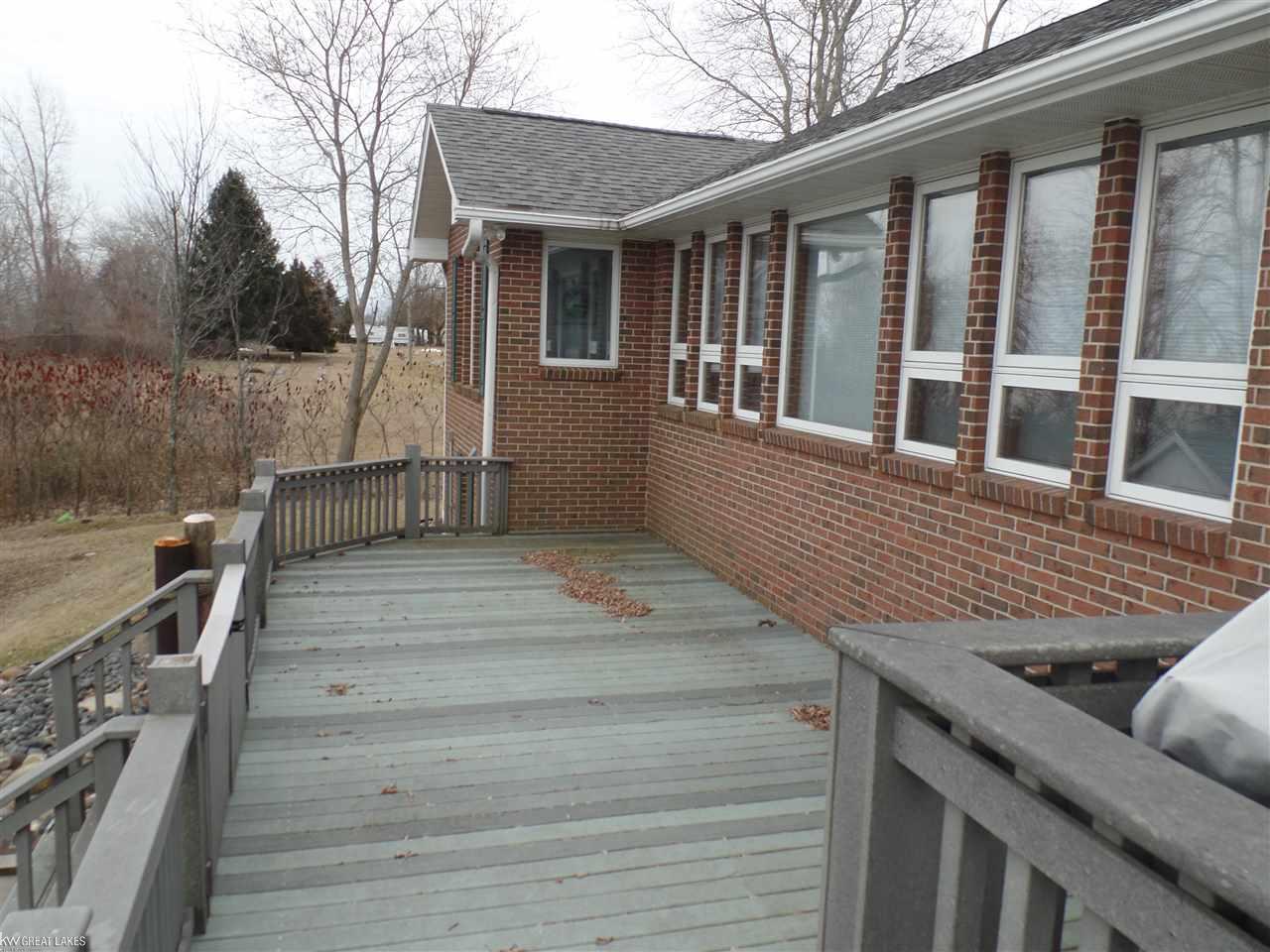 2564 North Lakeshore Road Carsonville, MI 48419 - Photo 56 of 60 31350368-55.JPG