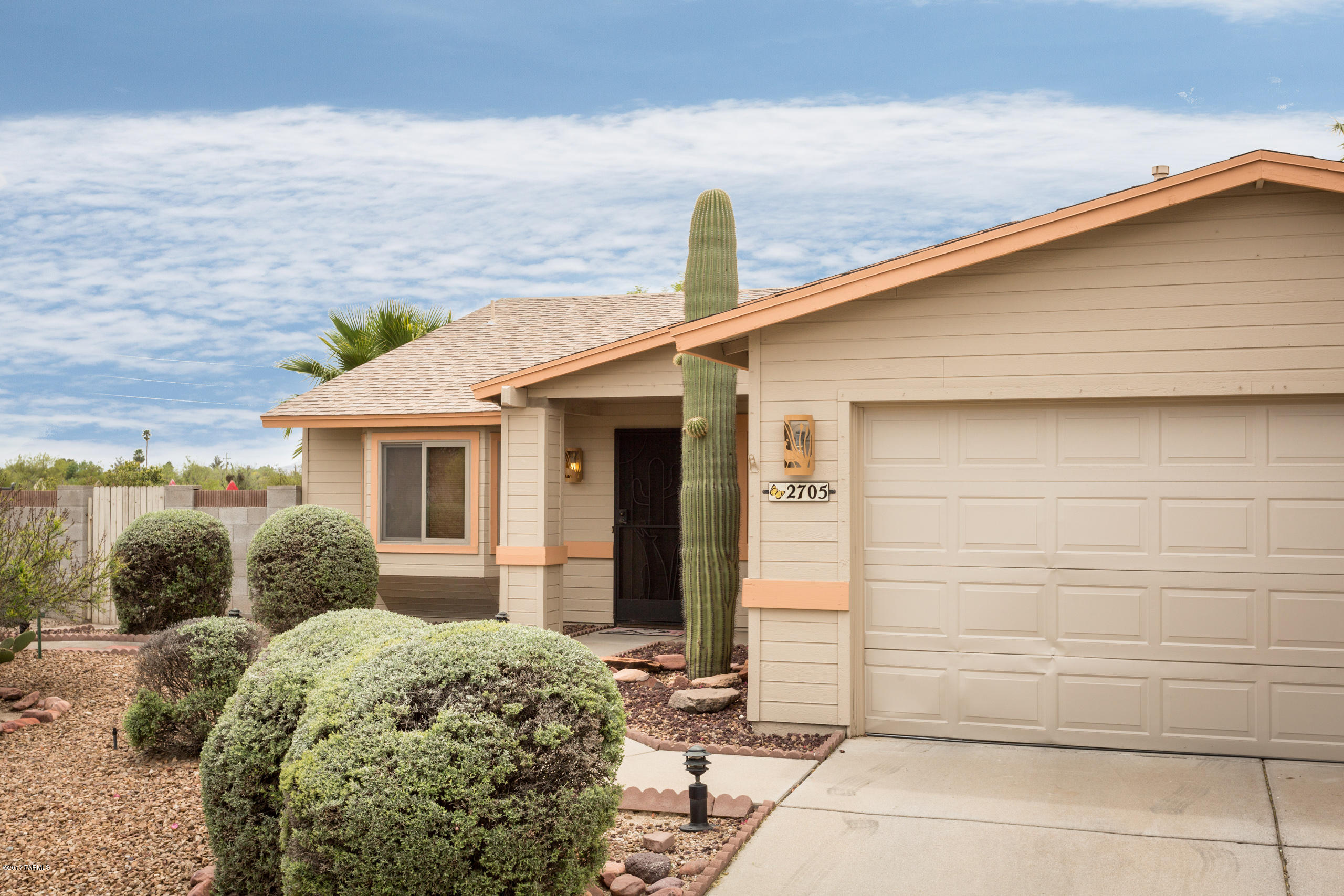 2705 West Sunset Road Tucson, AZ 85741 - Photo 2 of 23