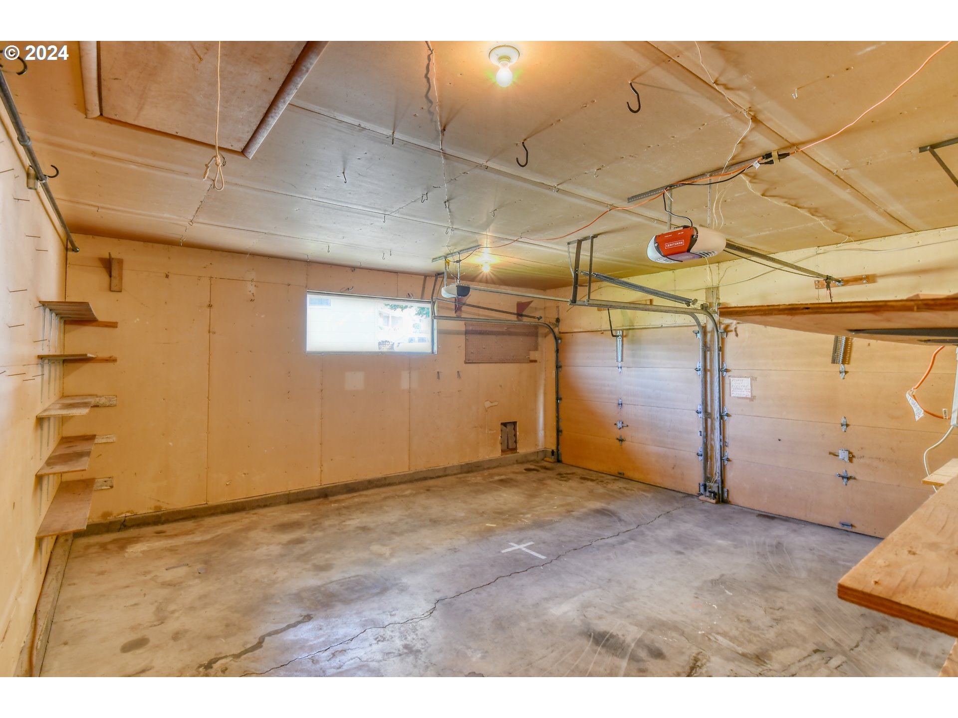 3239 Southwest Isaac Avenue Pendleton, OR 97801 - Photo 42 of 42 a view of a garage