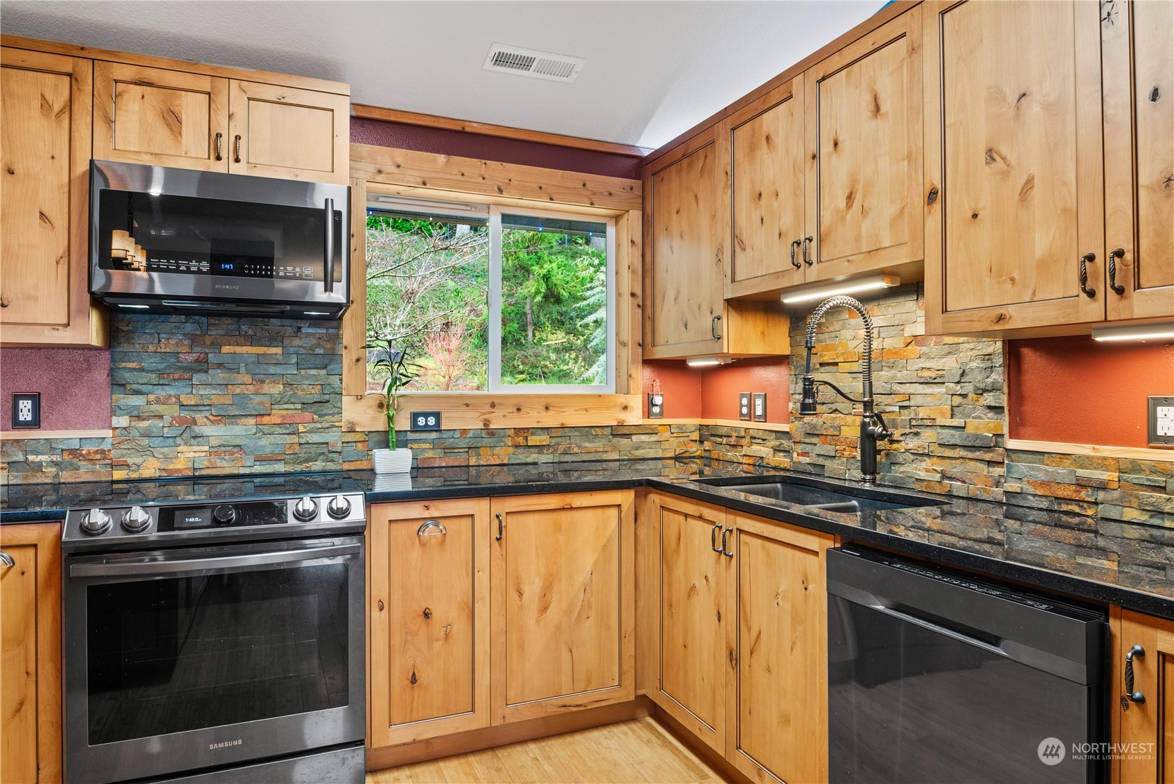 173 Agate Mountain Road Kalama, WA 98625 - Photo 8 of 39 Gallery Image 8