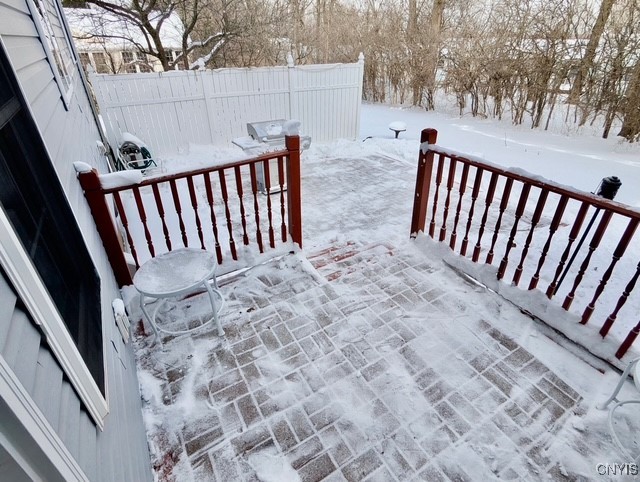 154 Hunt Valley Road Oneida, NY 13421 - Photo 5 of 41 Rear porch