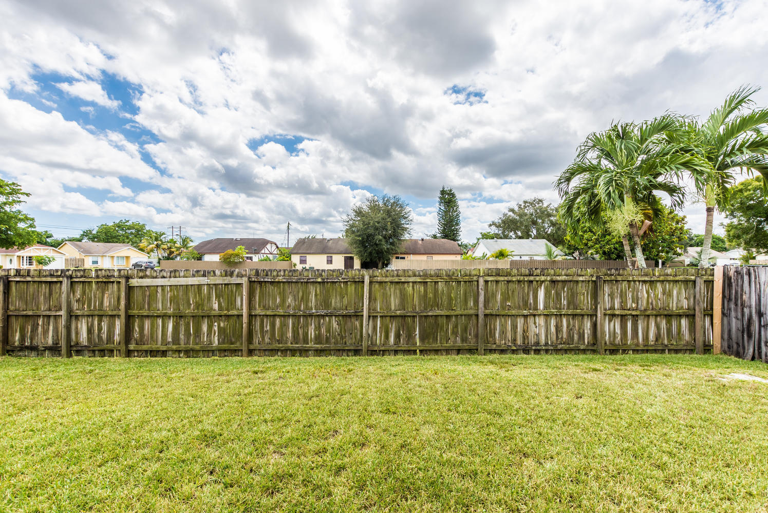 11070 Model Circle East Boca Raton, FL 33428 - Photo 33 of 35 11070 Model Cir E Boca Raton-large-044-0