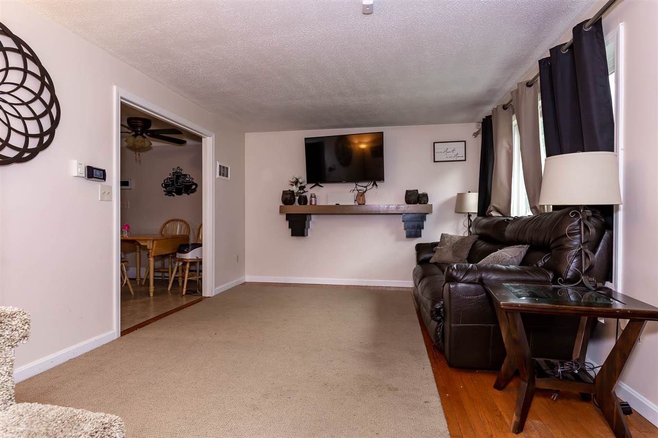 7 Sunnyside Lane, Unit R Derry, NH 03038 - Photo 3 of 13