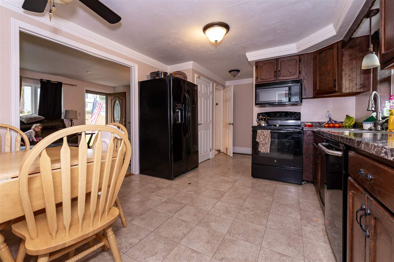 7 Sunnyside Lane, Unit R Derry, NH 03038 - Photo 5 of 13