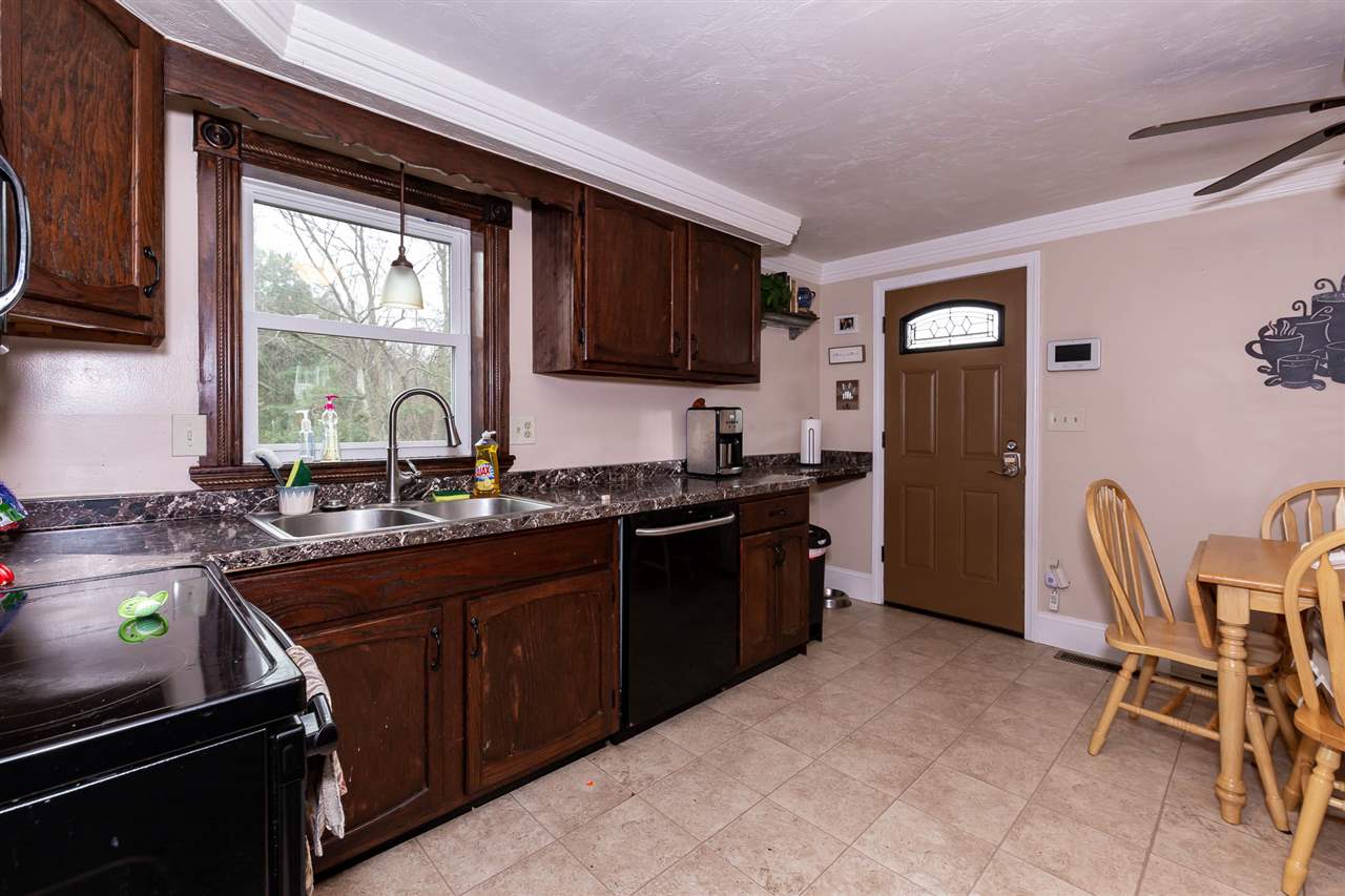 7 Sunnyside Lane, Unit R Derry, NH 03038 - Photo 6 of 13