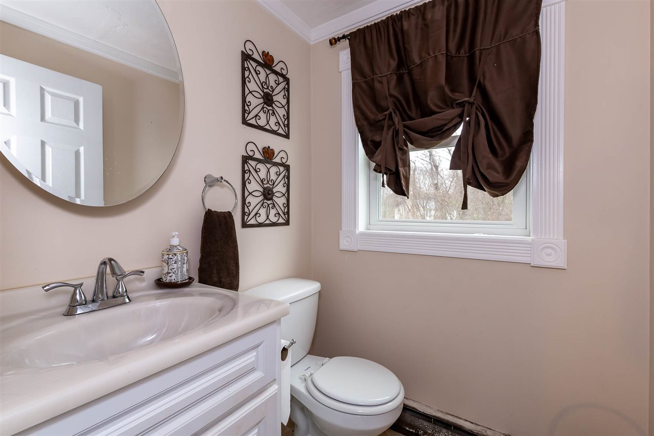 7 Sunnyside Lane, Unit R Derry, NH 03038 - Photo 7 of 13