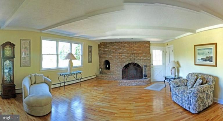 6152 Ebenezer Road Middle River, MD 21220 - Photo 10 of 12 Family Room