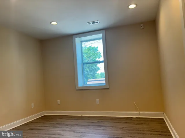 $2,000 | 32 Edgewater Avenue, Westville, NJ 08093